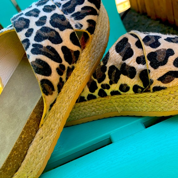 Leopard Raffia Sandals - Picture 4 of 4